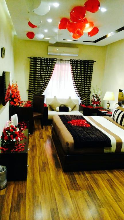โรยอเต ลักชัวรี Hotel ลาฮอร์ ภายนอก รูปภาพ