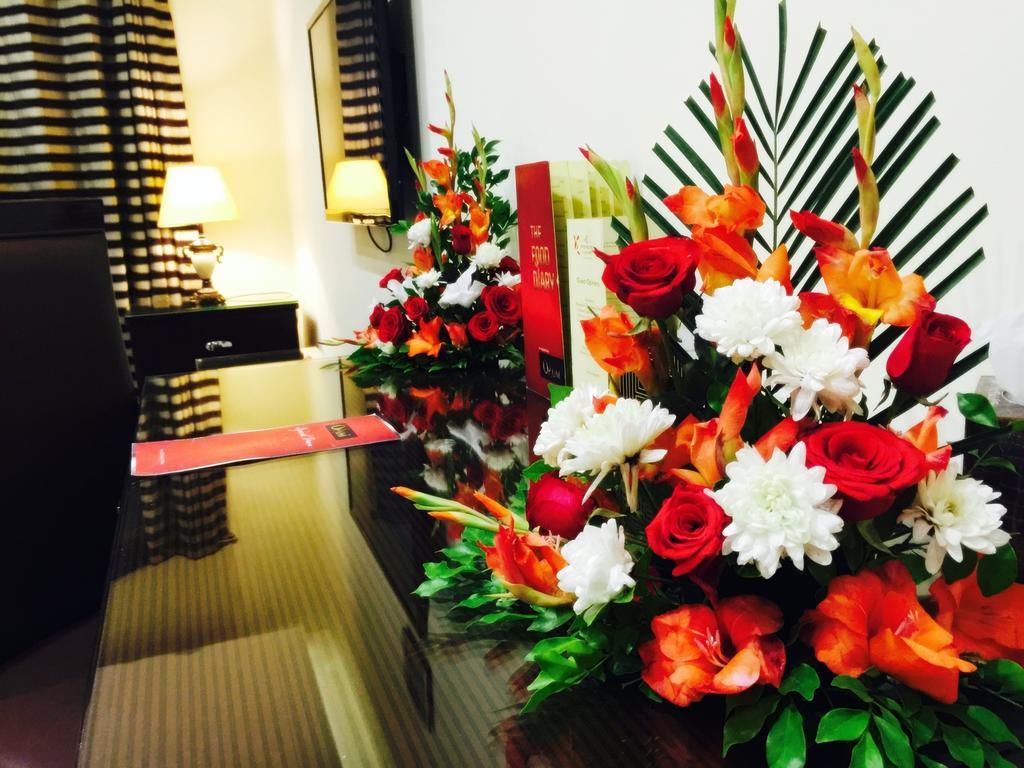 โรยอเต ลักชัวรี Hotel ลาฮอร์ ภายนอก รูปภาพ