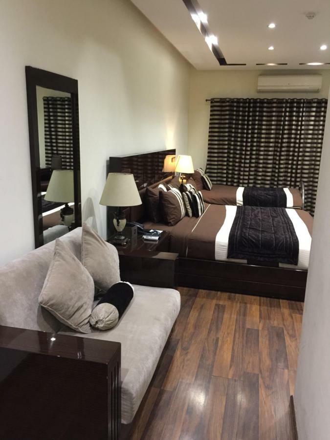 โรยอเต ลักชัวรี Hotel ลาฮอร์ ภายนอก รูปภาพ